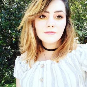 Meet your Posher, Caitlin